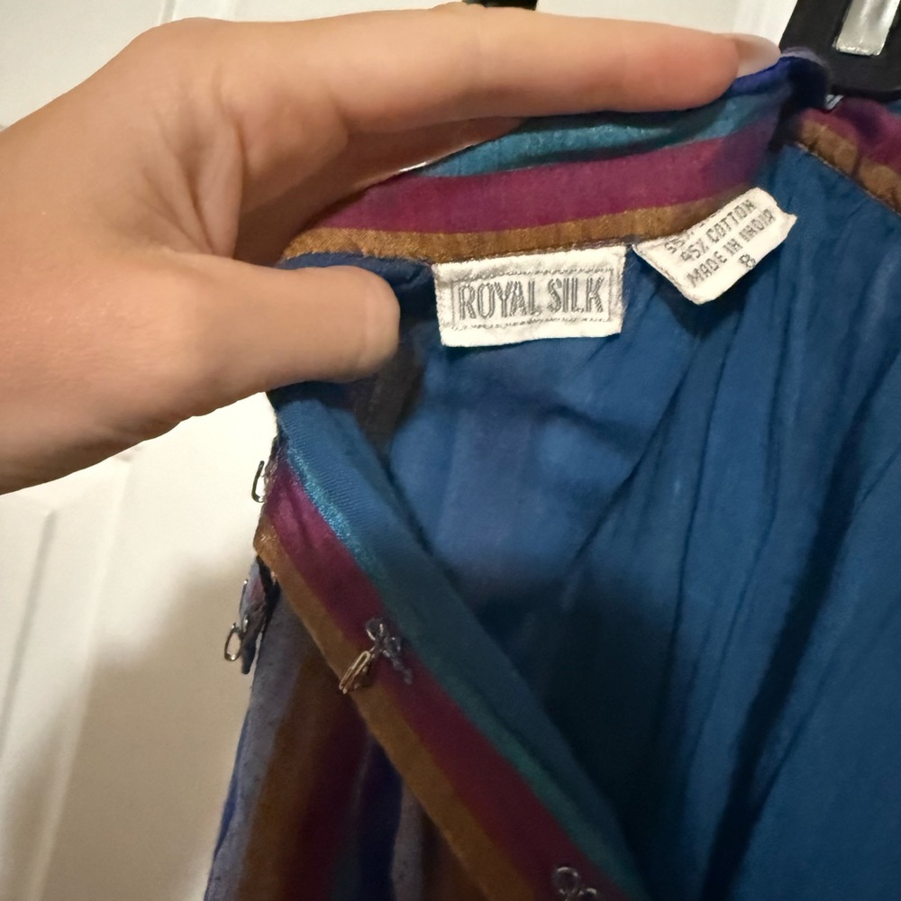 Early 70’s royal silk rainbow reflective poodle skirt - Picture 7 of 9